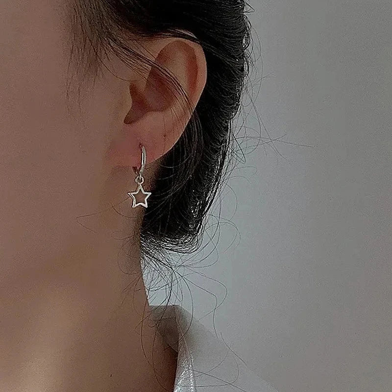 Nuevos y creativos pendientes de aro con forma de estrella, pendientes sencillos a la moda, regalos para mujer, lindas miniestrellitas, joyería navideña de los años 20.
