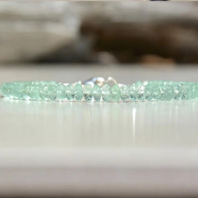 Pulsera de capas con cuentas de ópalo, piedra natal de octubre, labradorita, latón labradorita, destellos azules