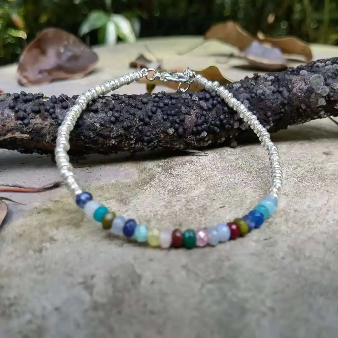 Pulsera de capas con cuentas de ópalo, piedra natal de octubre, labradorita, latón labradorita, destellos azules