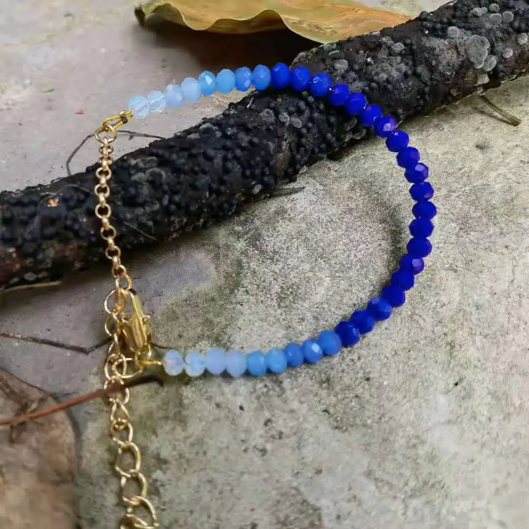 Pulsera de capas con cuentas de ópalo, piedra natal de octubre, labradorita, latón labradorita, destellos azules