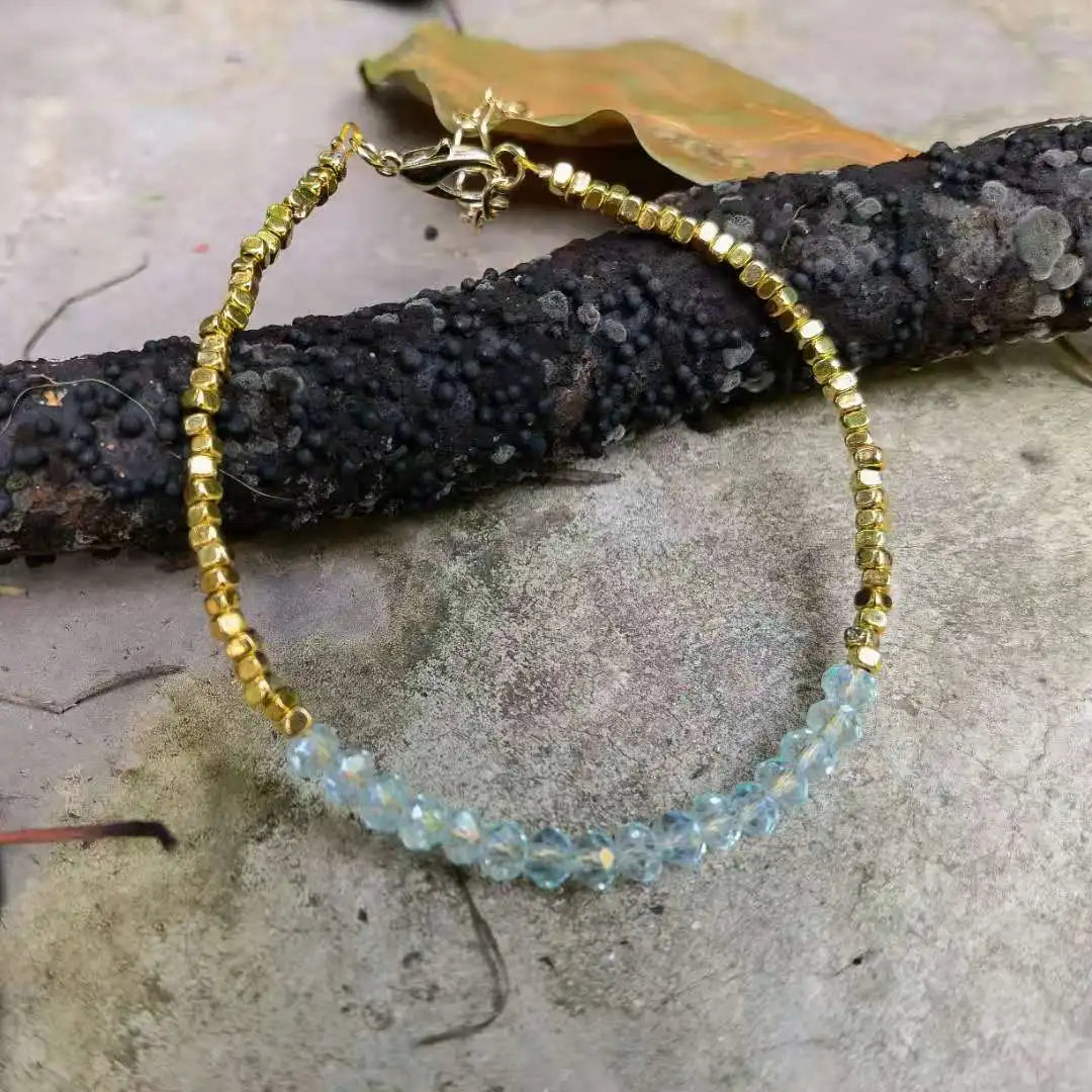 Pulsera de capas con cuentas de ópalo, piedra natal de octubre, labradorita, latón labradorita, destellos azules